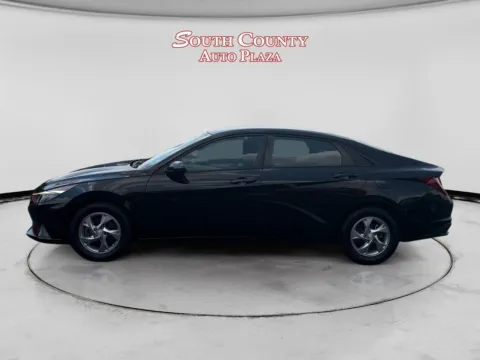 Photos of 2021 Hyundai Elantra SE for sale in St. Louis, MO at South County Auto Plaza