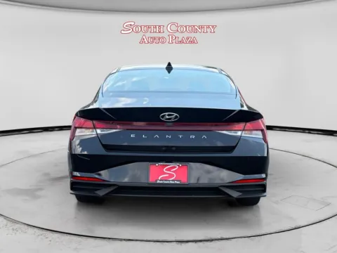 More photos of 2021 Hyundai Elantra SE at South County Auto Plaza, MO