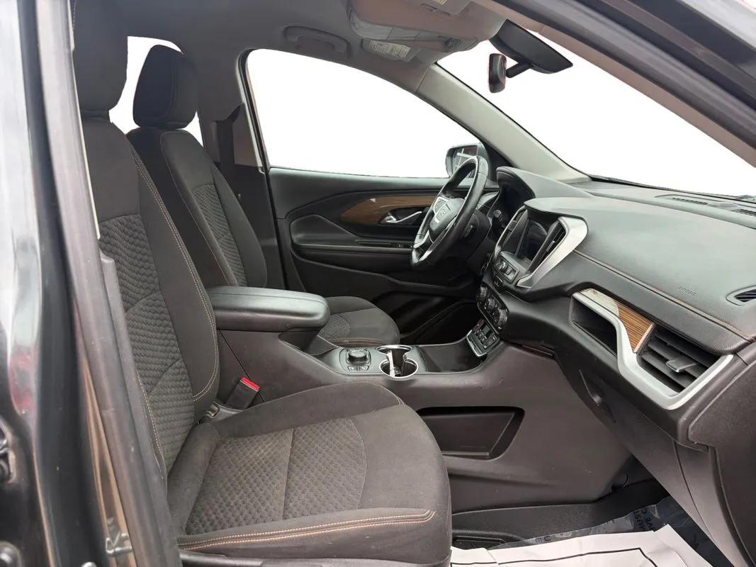 GMC Terrain photo 15