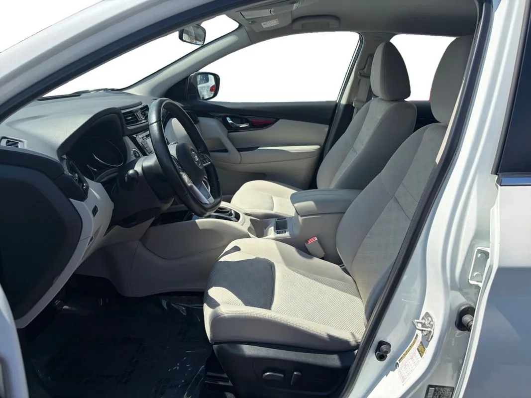 Nissan Rogue Sport photo 9