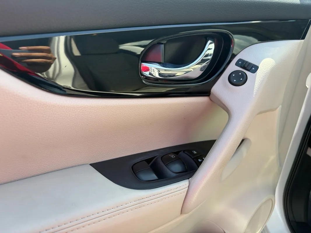 Nissan Rogue Sport photo 16