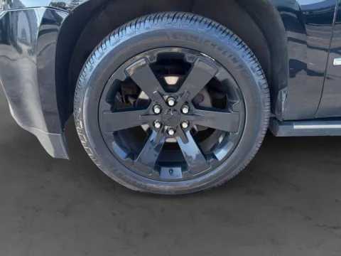 Photos of 2018 GMC Yukon XL Denali for sale in St. Louis, MO at South County Auto Plaza