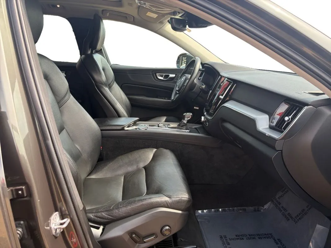 Volvo XC60 photo 15