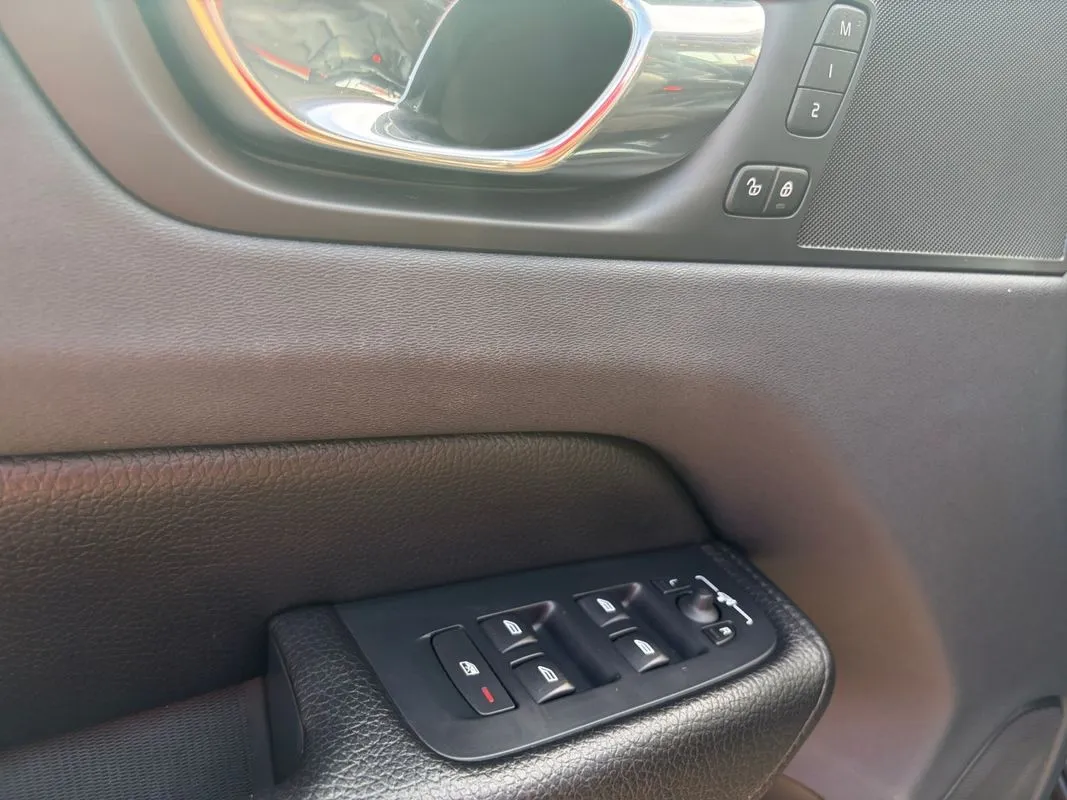 Volvo XC60 photo 17
