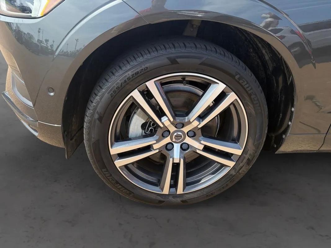 Volvo XC60 photo 9
