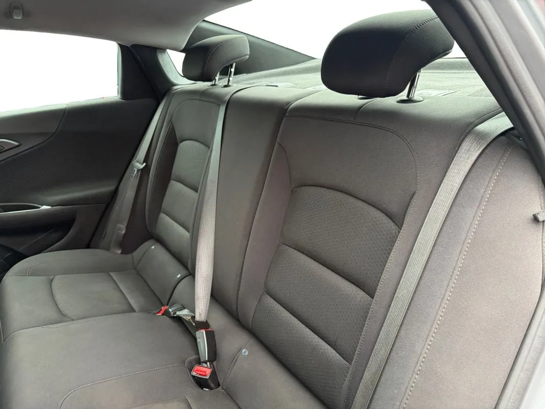 Chevrolet Malibu photo 13