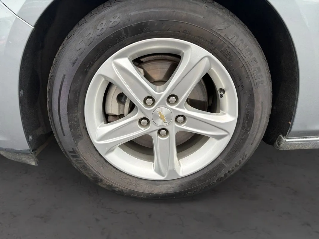 Chevrolet Malibu photo 9