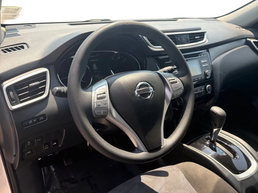 Nissan Rogue photo 11