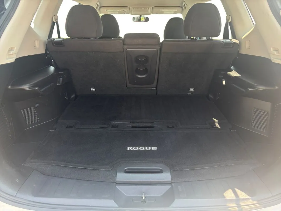 Nissan Rogue photo 18