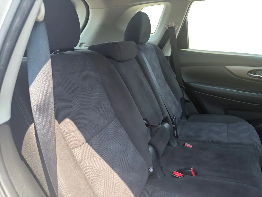 Nissan Rogue photo 17