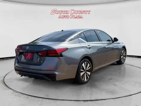 More photos of 2021 Nissan Altima SV FWD at South County Auto Plaza, MO