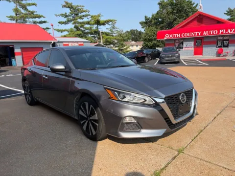 Photos of 2021 Nissan Altima SV FWD for sale in St. Louis, MO at South County Auto Plaza