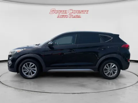 Photos of 2017 Hyundai Tucson SE for sale in St. Louis, MO at South County Auto Plaza