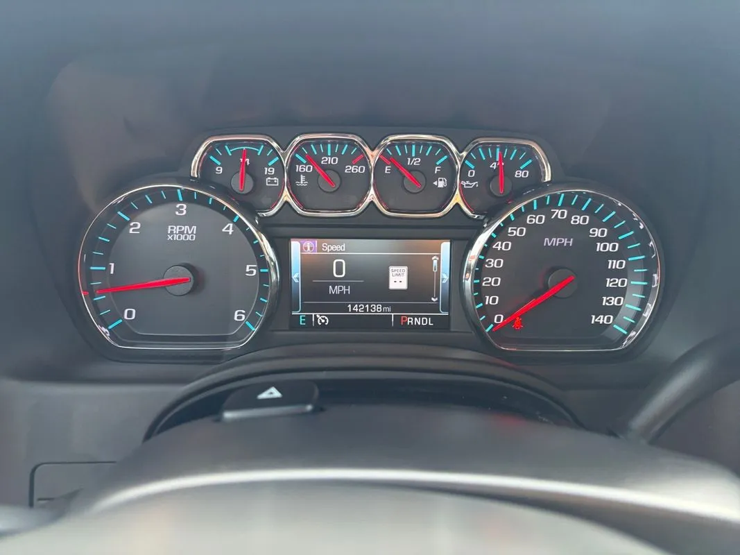 Chevrolet Tahoe photo 16