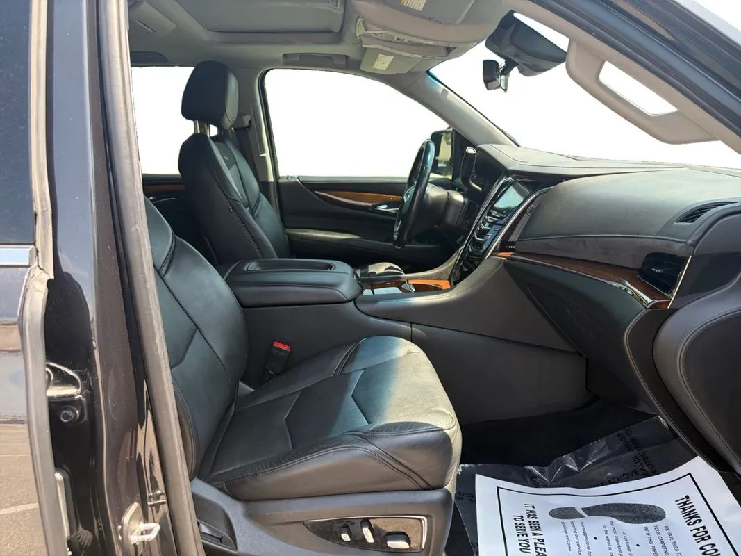 Cadillac Escalade ESV photo 15