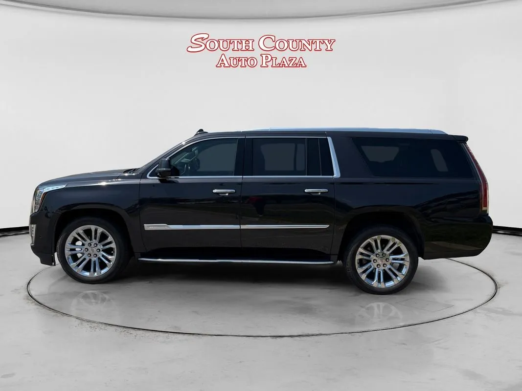 Cadillac Escalade ESV photo 2