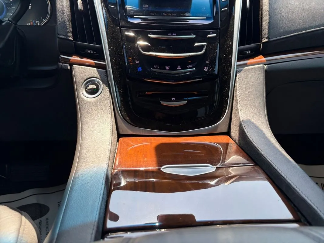 Cadillac Escalade ESV photo 12