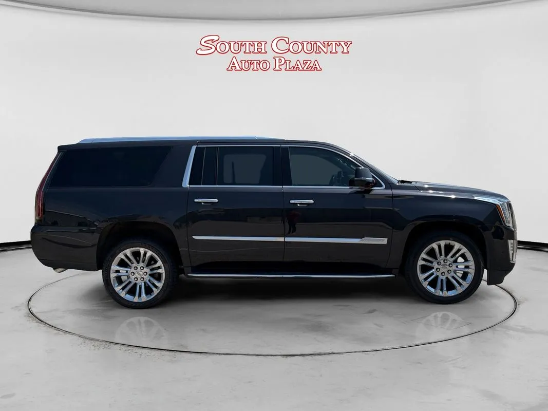 Cadillac Escalade ESV photo 6