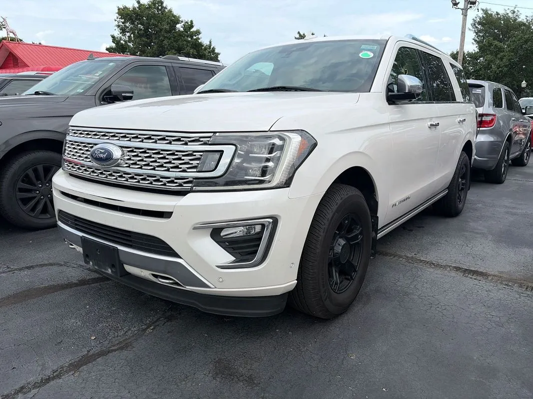 Green 2019 Ford Expedition Platinum for sale in St. Louis, MO