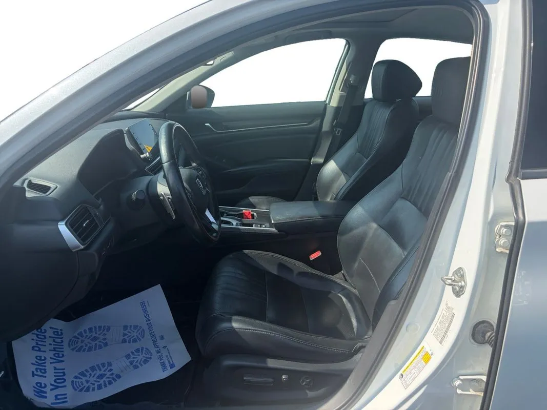 Honda Accord photo 10