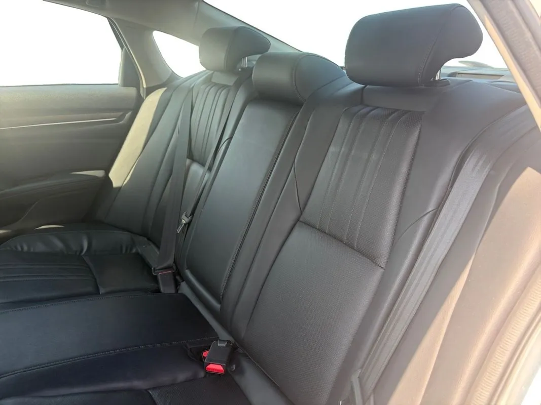 Honda Accord photo 13