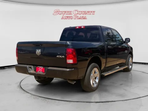 More photos of 2017 Ram 1500 Express Crew Cab 4x4 5'7" Box at South County Auto Plaza, MO