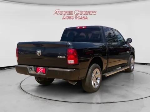 More photos of 2017 Ram 1500 Express Crew Cab 4x4 5'7" Box at South County Auto Plaza, MO
