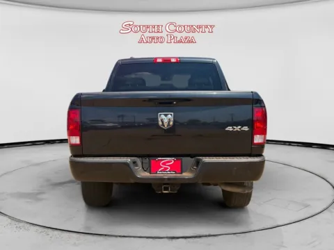 More photos of 2017 Ram 1500 Express Crew Cab 4x4 5'7" Box at South County Auto Plaza, MO