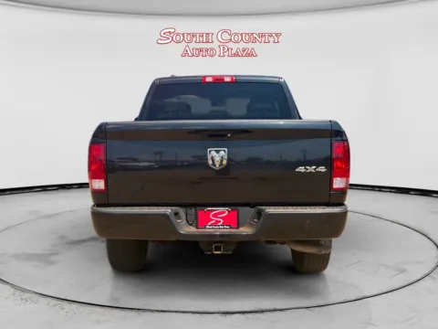 More photos of 2017 Ram 1500 Express Crew Cab 4x4 5'7" Box at South County Auto Plaza, MO