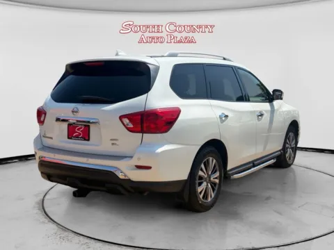 More photos of 2019 Nissan Pathfinder SL at South County Auto Plaza, MO