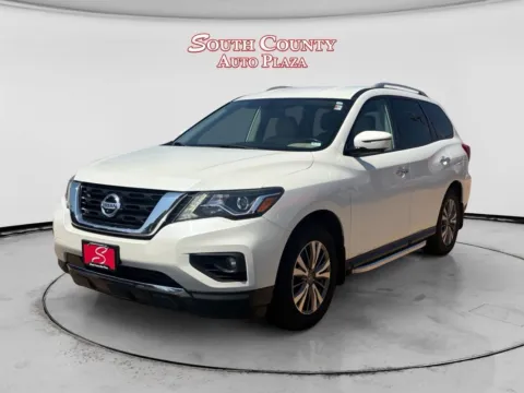 White 2019 Nissan Pathfinder SL for sale in St. Louis, MO