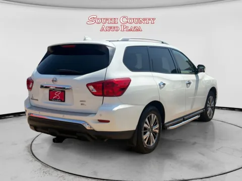 More photos of 2019 Nissan Pathfinder SL at South County Auto Plaza, MO