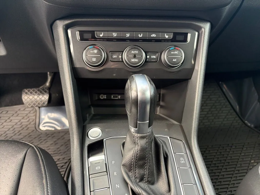 Volkswagen Tiguan photo 12