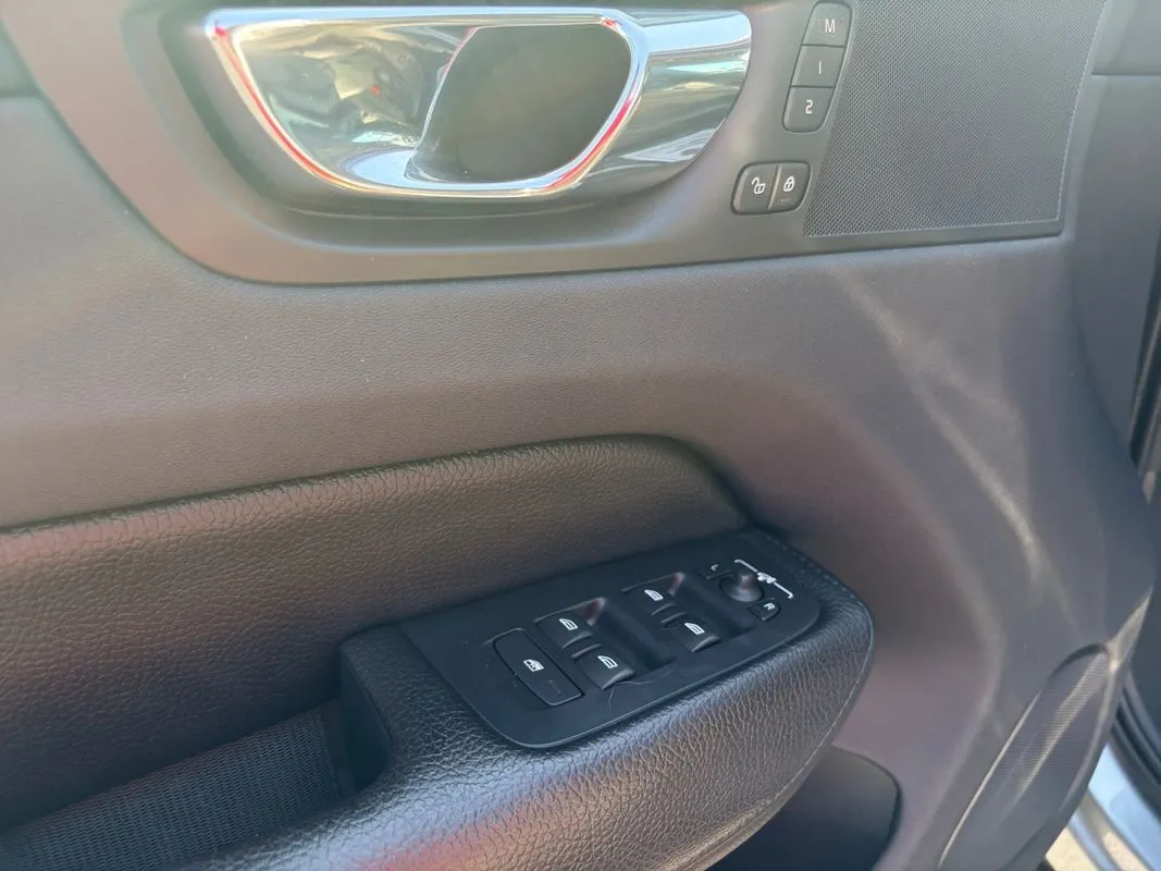 Volvo XC60 photo 17