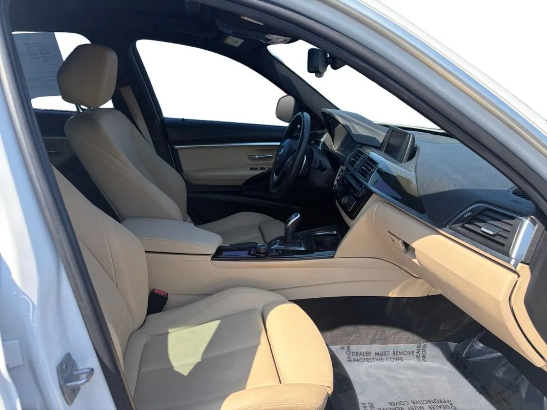 BMW 330i photo 15