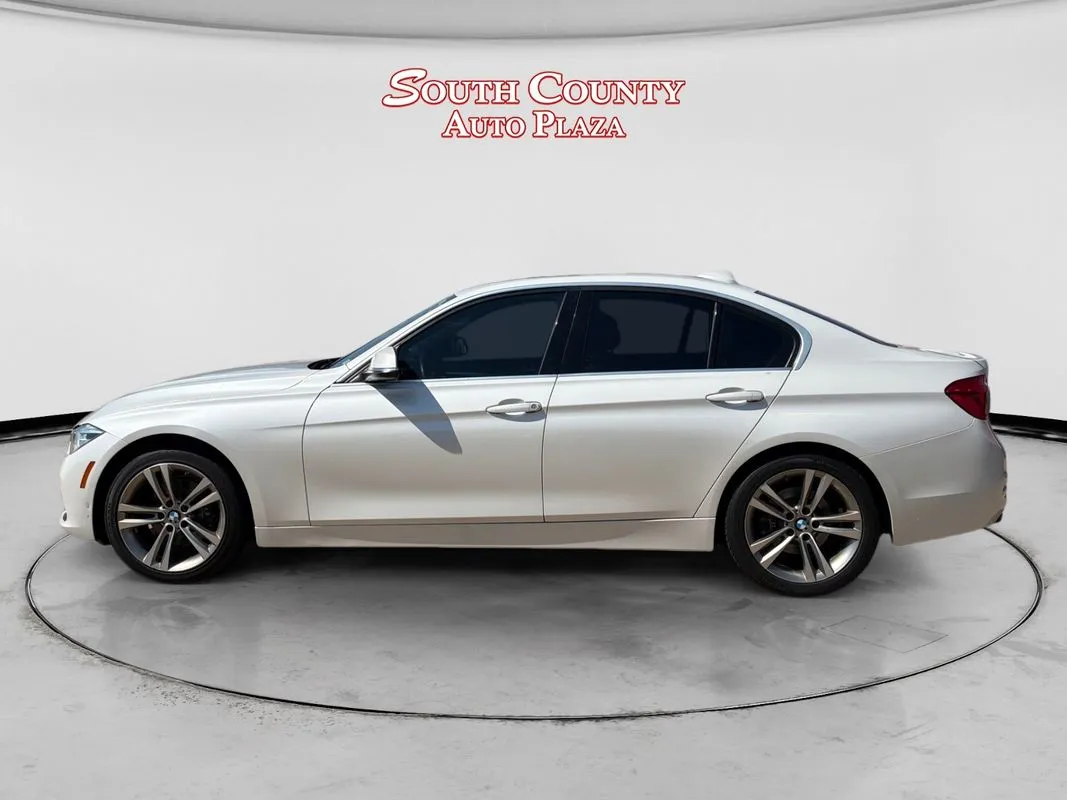 BMW 330i photo 2