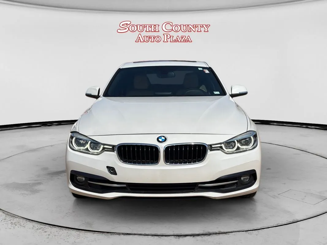 BMW 330i photo 8