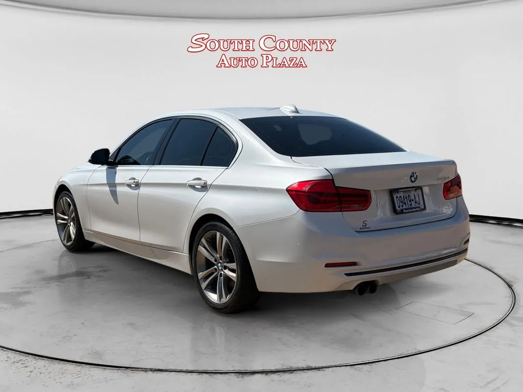 BMW 330i photo 3