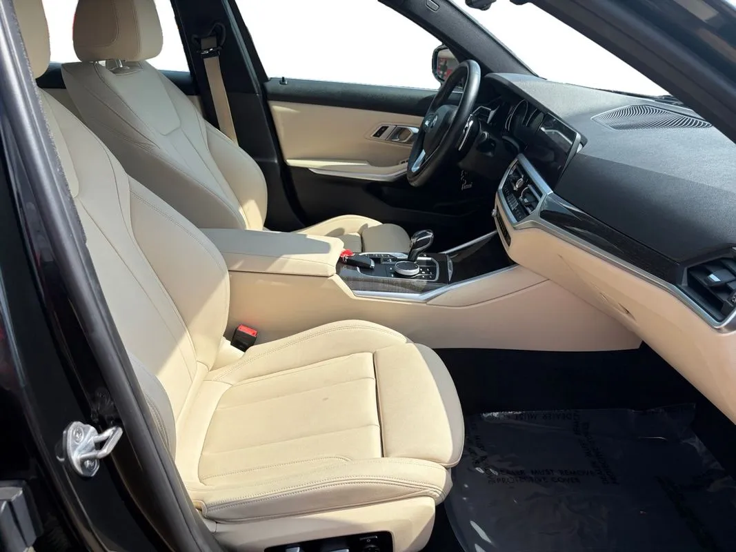 BMW 330i photo 15