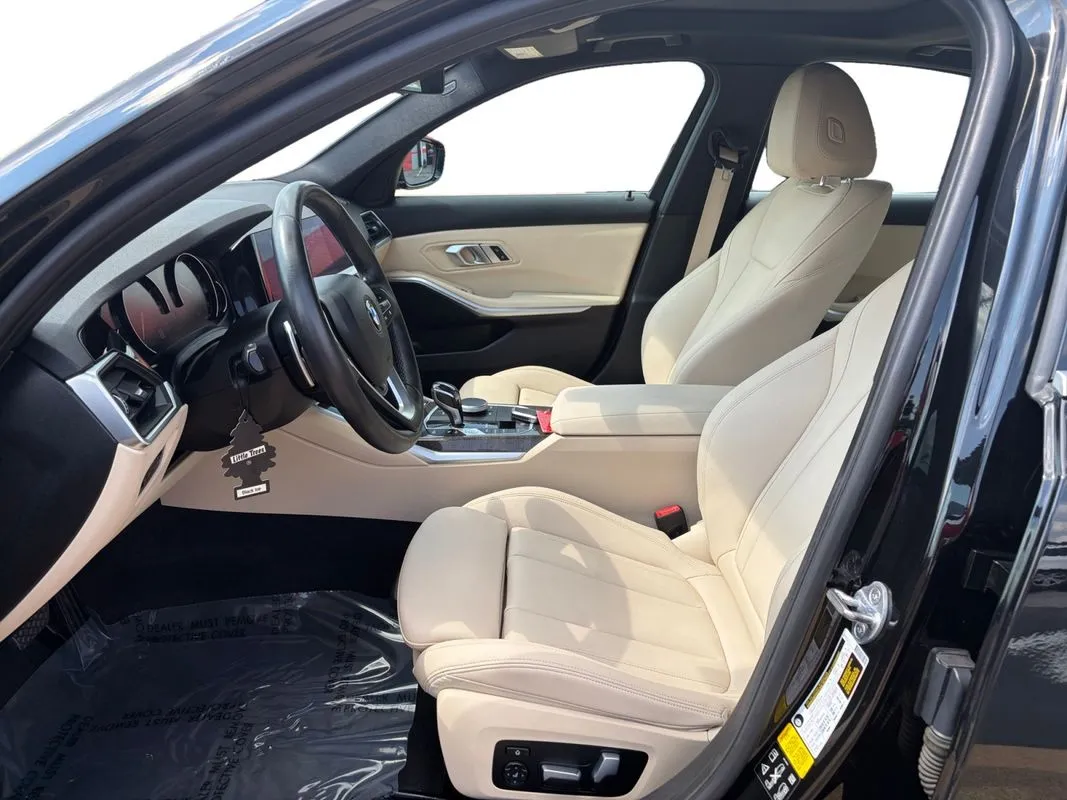 BMW 330i photo 10