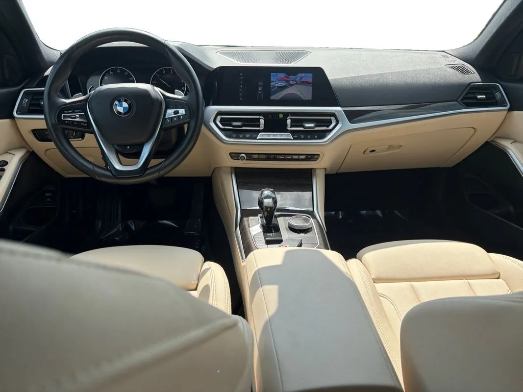 BMW 330i photo 14