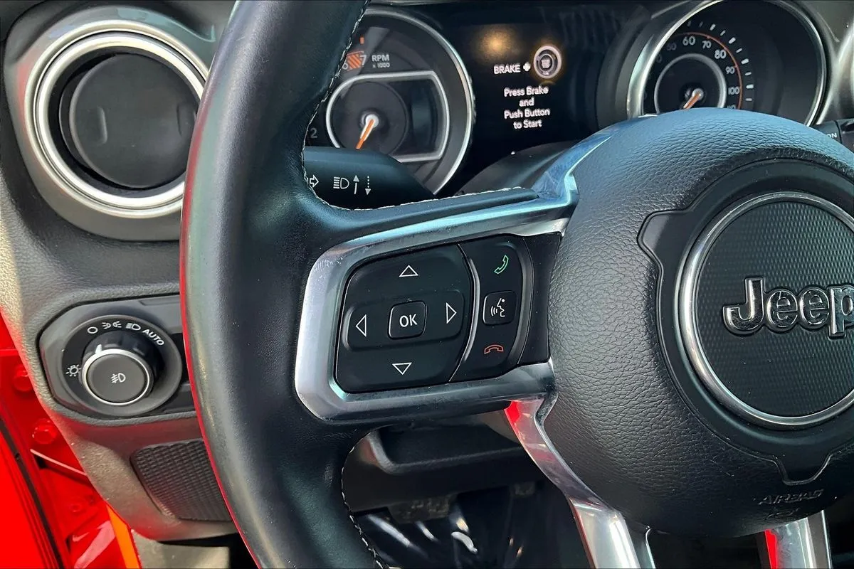 Jeep Wrangler photo 18