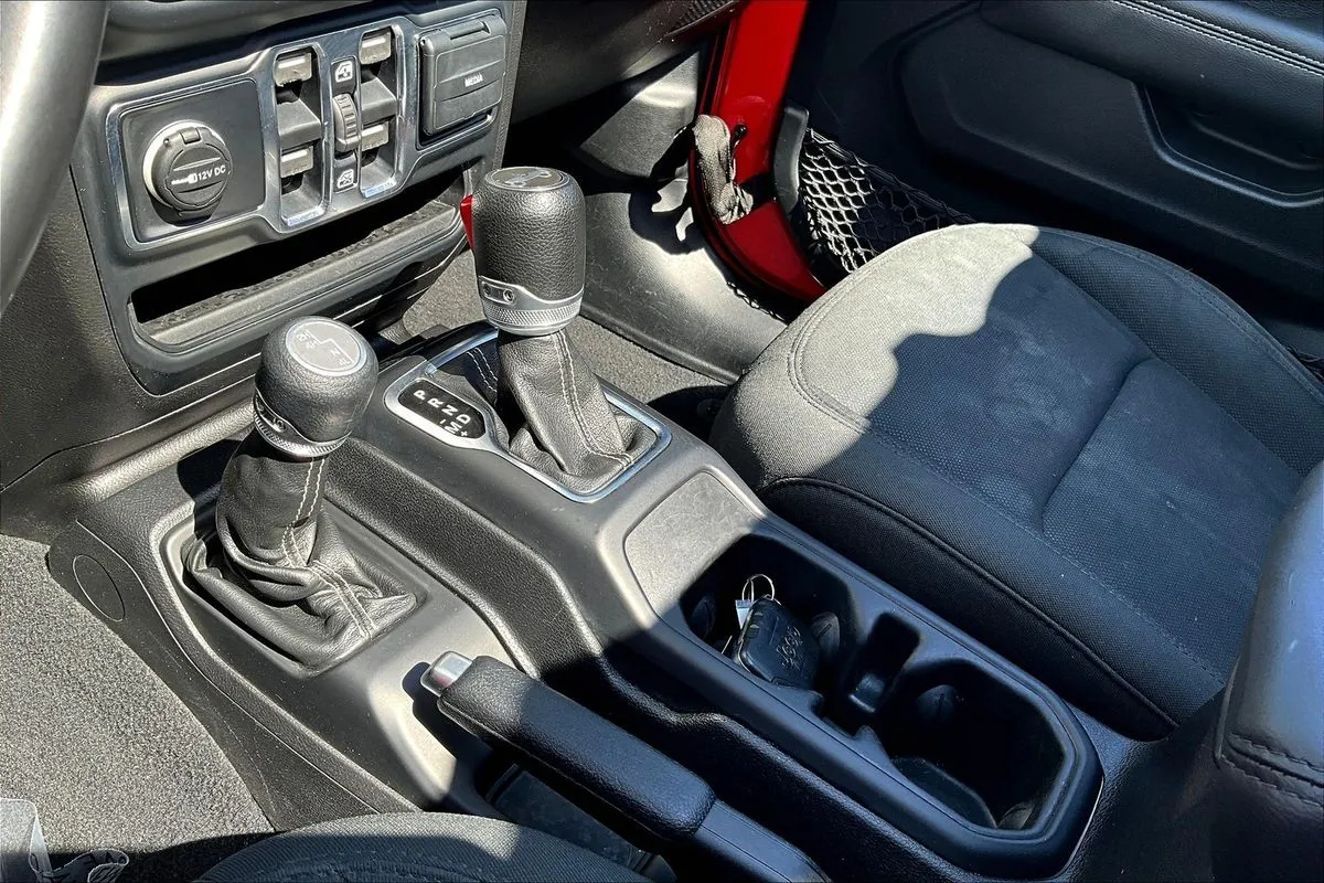 Jeep Wrangler photo 15