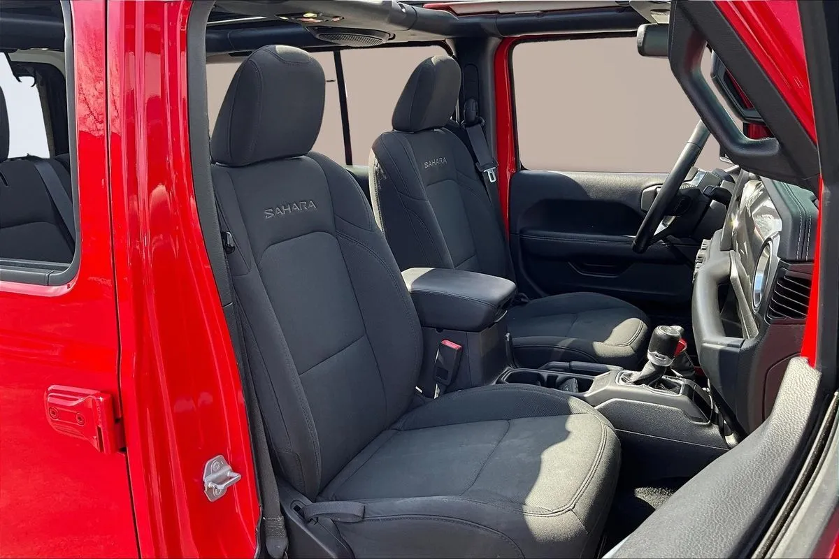 Jeep Wrangler photo 7