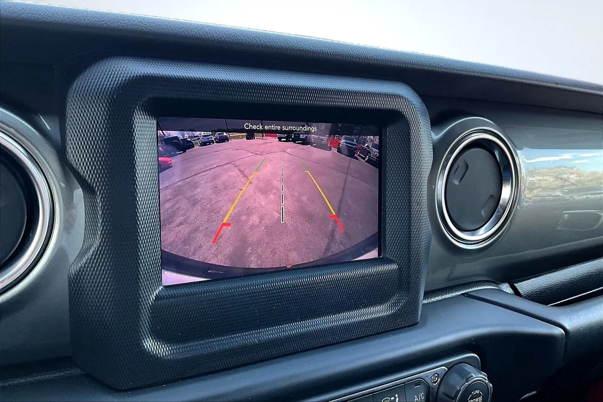 Jeep Wrangler photo 21