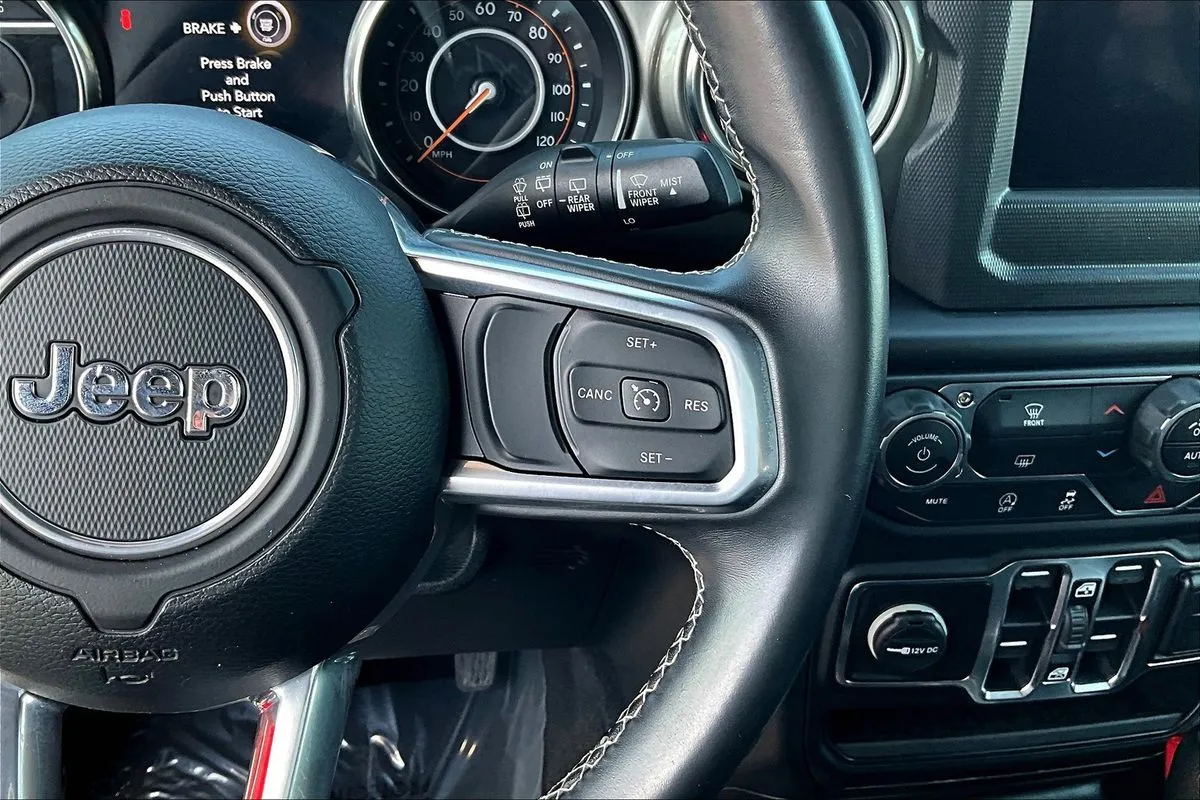 Jeep Wrangler photo 19