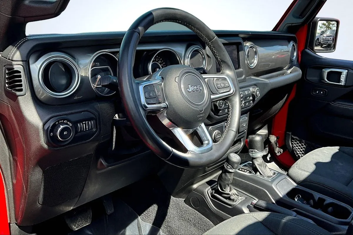 Jeep Wrangler photo 14