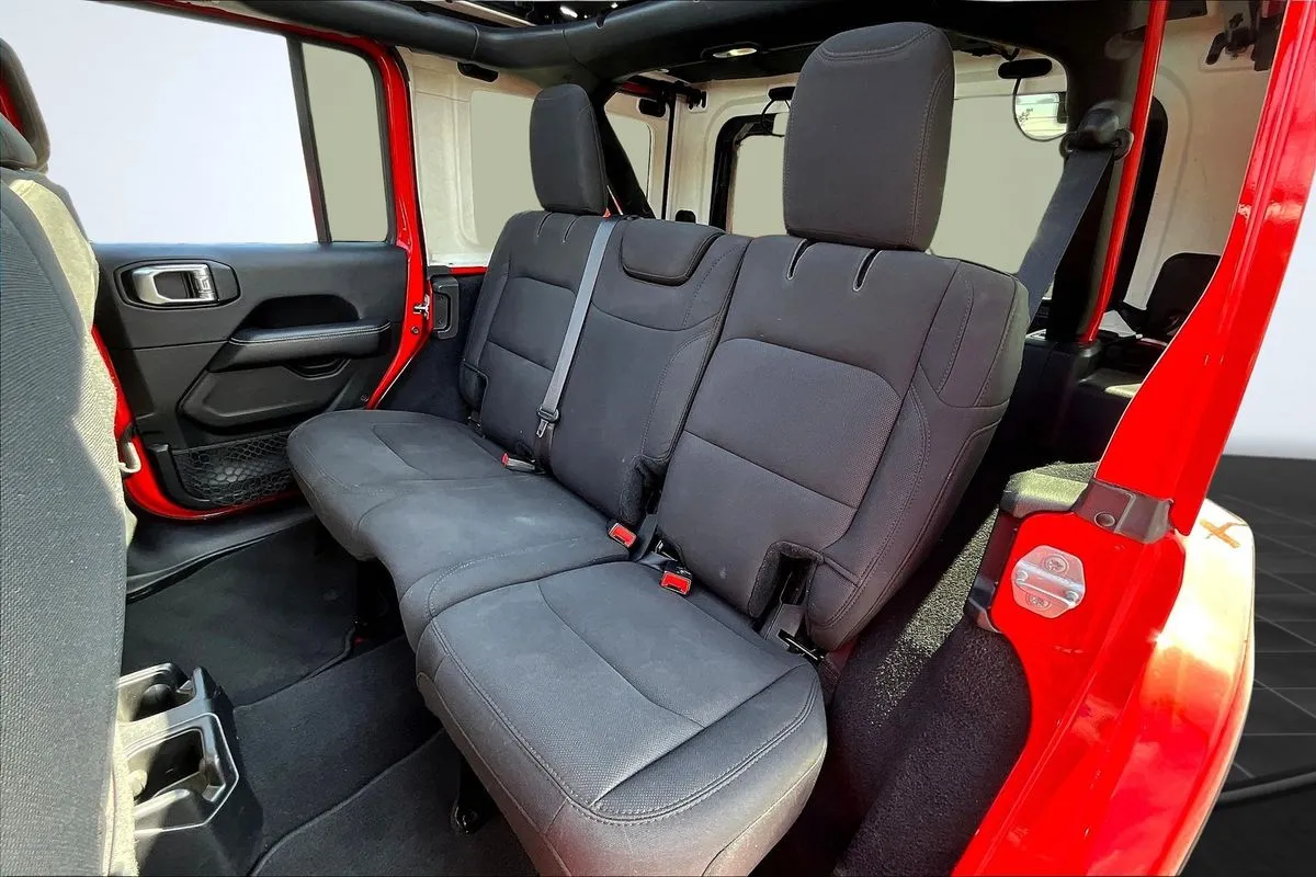 Jeep Wrangler photo 25