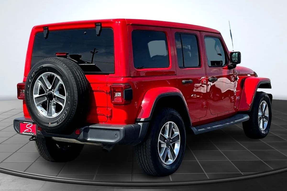 Jeep Wrangler photo 13