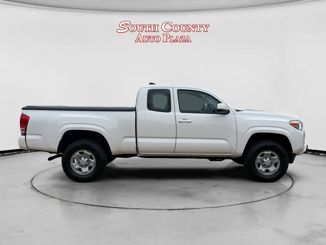 Toyota Tacoma photo 6